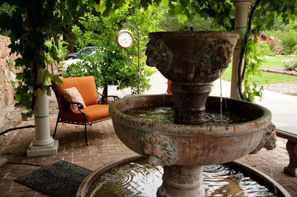 Spanish Villa Inn St. Helena Extérieur photo